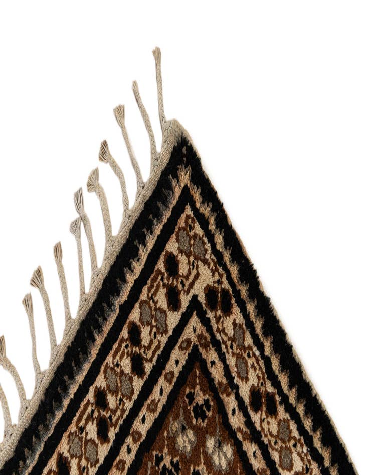 Detail image of  2' 8 x 4' 10  Hand Knotted Fars Wool Rug