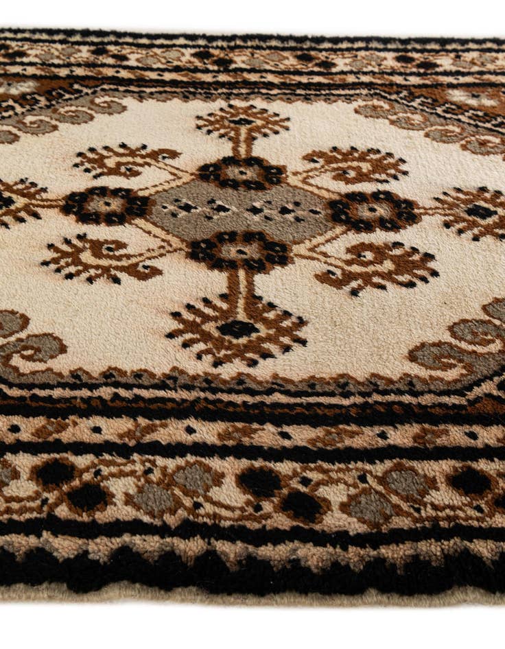 Detail image of  2' 8 x 4' 10  Hand Knotted Fars Wool Rug