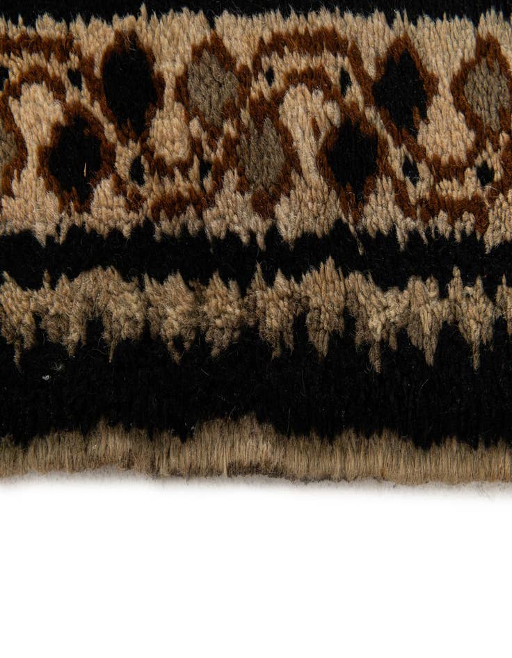 Detail image of  2' 8 x 4' 10  Hand Knotted Fars Wool Rug