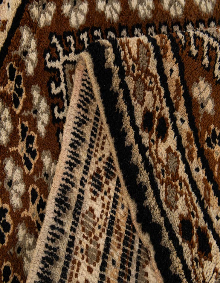 Detail image of  2' 8 x 4' 10  Hand Knotted Fars Wool Rug