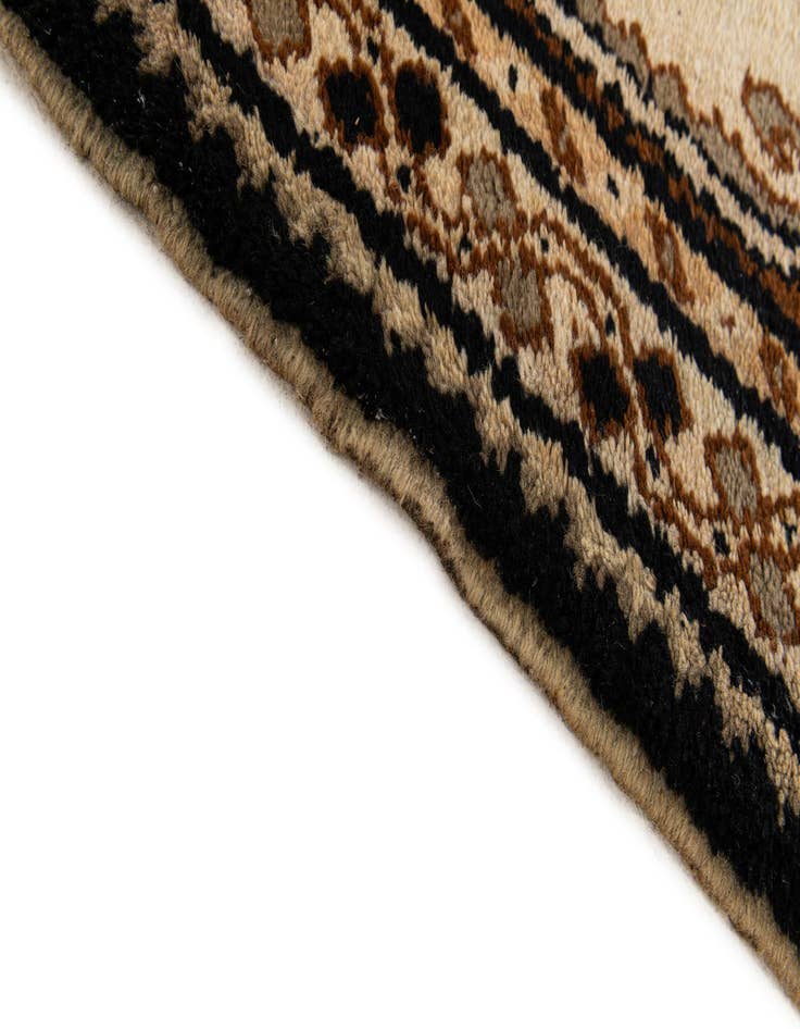 Detail image of  2' 8 x 4' 10  Hand Knotted Fars Wool Rug