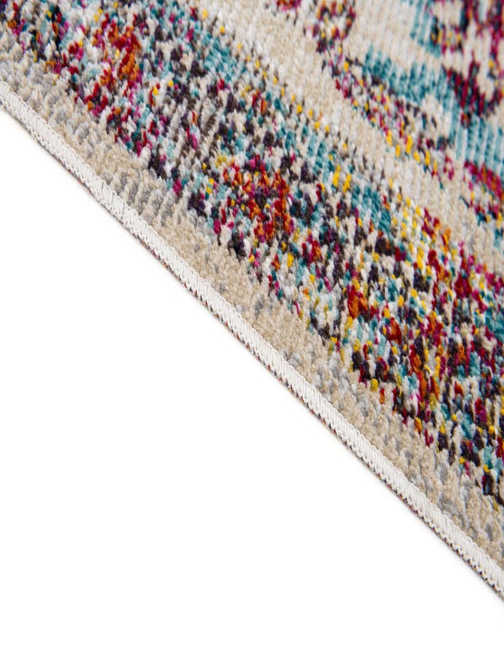 Detail image of  5' 4 x 7' 4 Fleur Rug