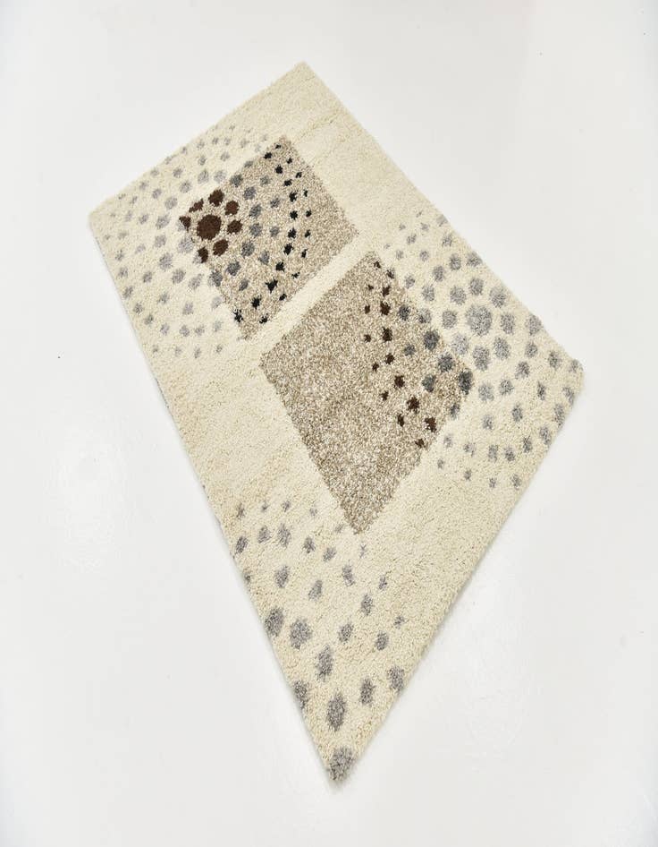 Detail image of  4' x 5' 7 Frieze Rug