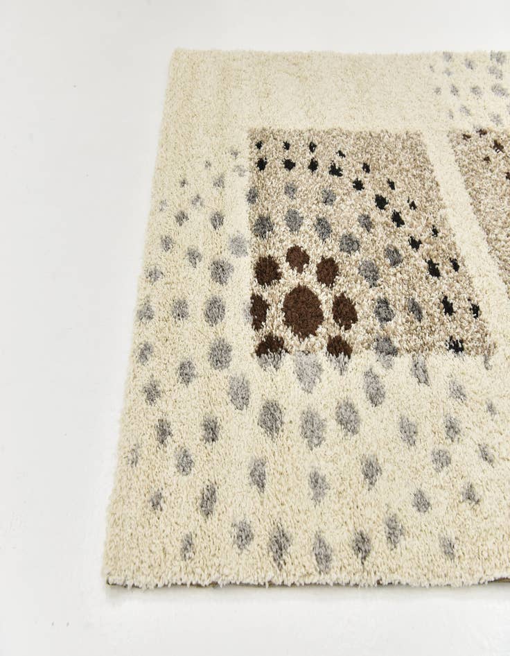 Detail image of  4' x 5' 7 Frieze Rug