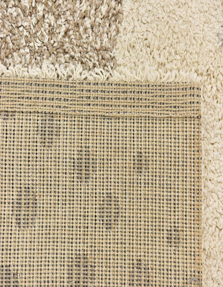 Detail image of  4' x 5' 7 Frieze Rug