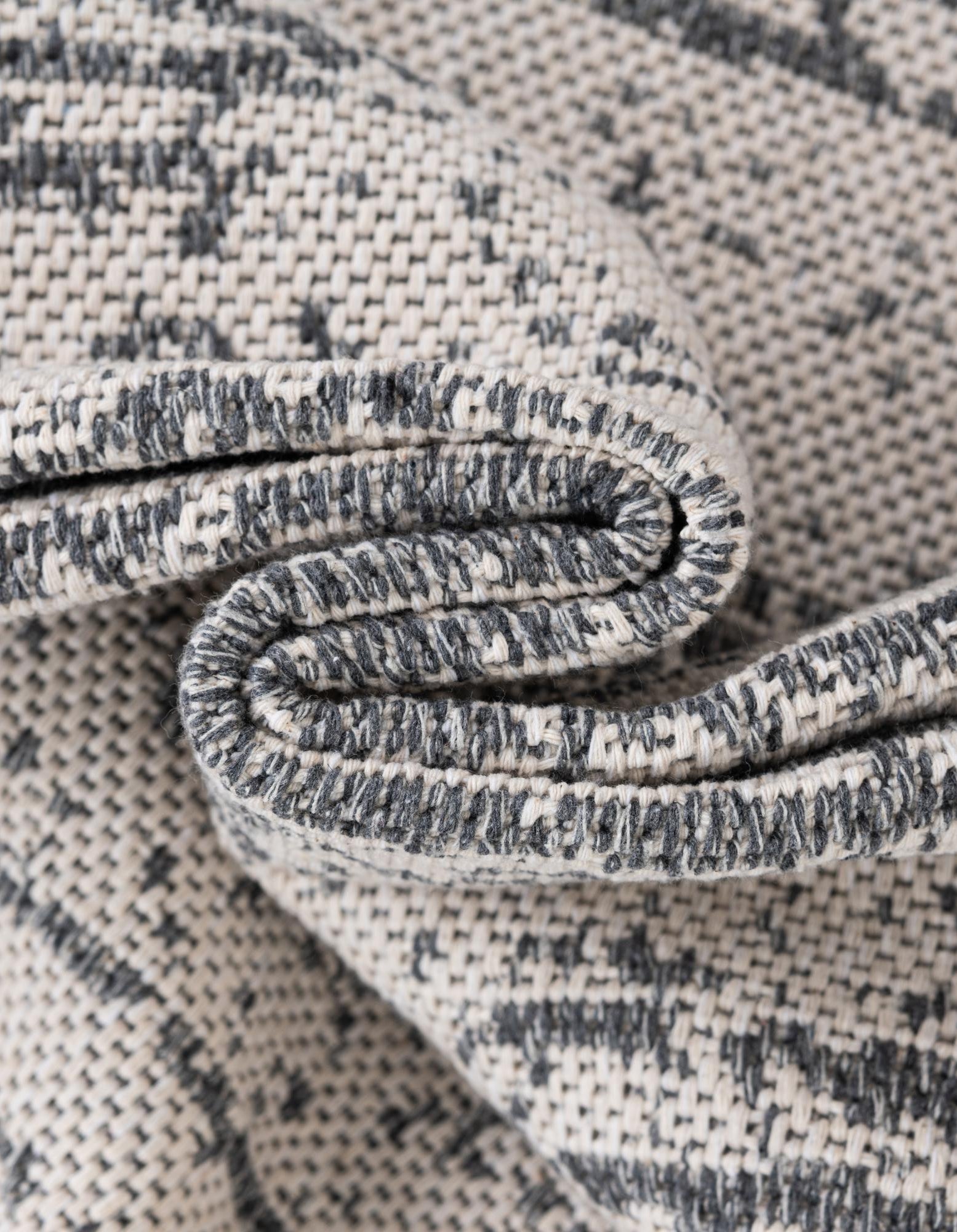 Ivory 2' 2 x 3' Georgia Rug | Rugs.com