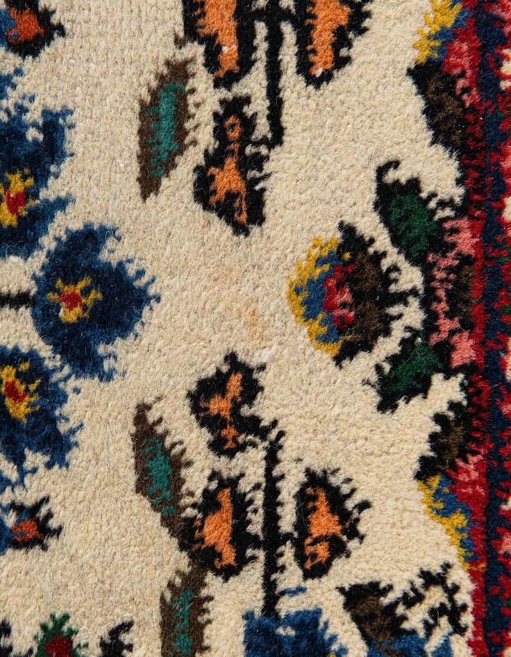 Detail image of  2' x 2' 6  Hand Knotted Hamedan Wool Rug