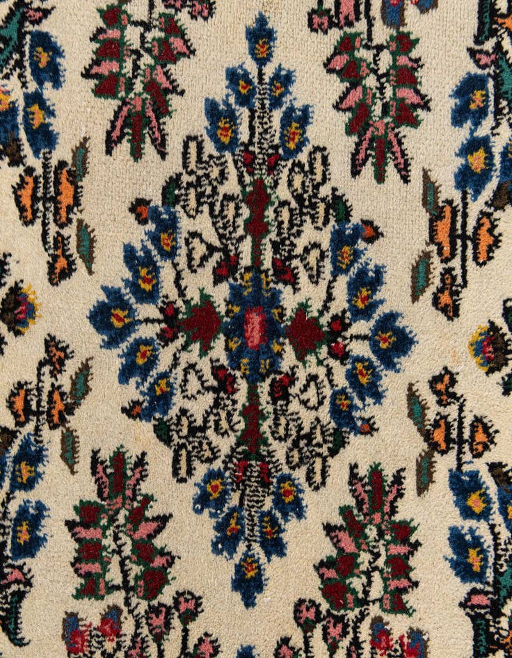 Detail image of  2' x 2' 6  Hand Knotted Hamedan Wool Rug