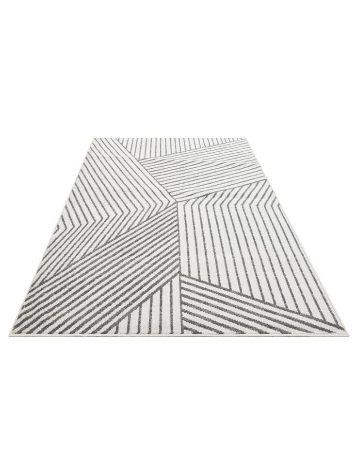 Detail image of  5' 3 x 7' 7 Hanahan Rug