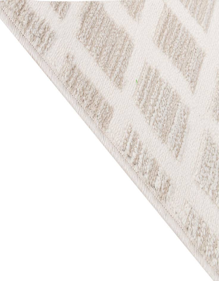 Detail image of  5' 2 x 7' 4 Hanahan Rug