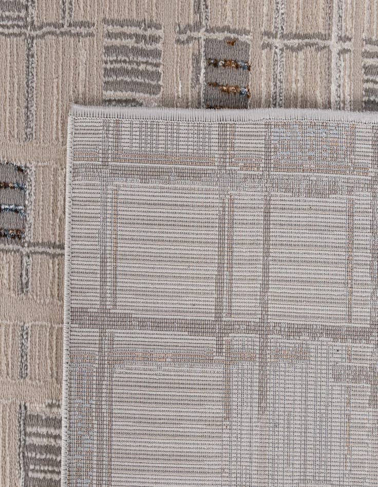 Detail image of  5' 3 x 7' 7 Hanahan Rug