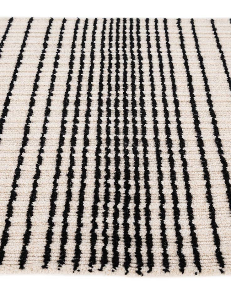 Detail image of  2' 1 x 3' 2  Hand Woven Hand Woven Chindi Cotton Wool Rug