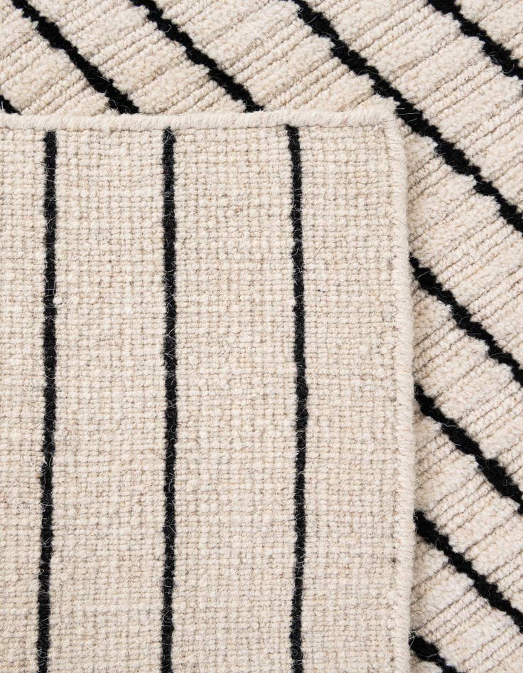 Detail image of  2' 1 x 3' 2  Hand Woven Hand Woven Chindi Cotton Wool Rug