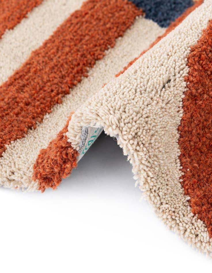 Detail image of  7' 1 x 10' Handtufted Wool Rug