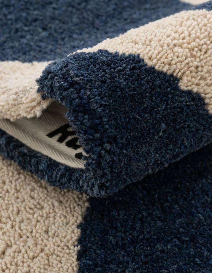 Detail image of  7' 1 x 10' Handtufted Wool Rug