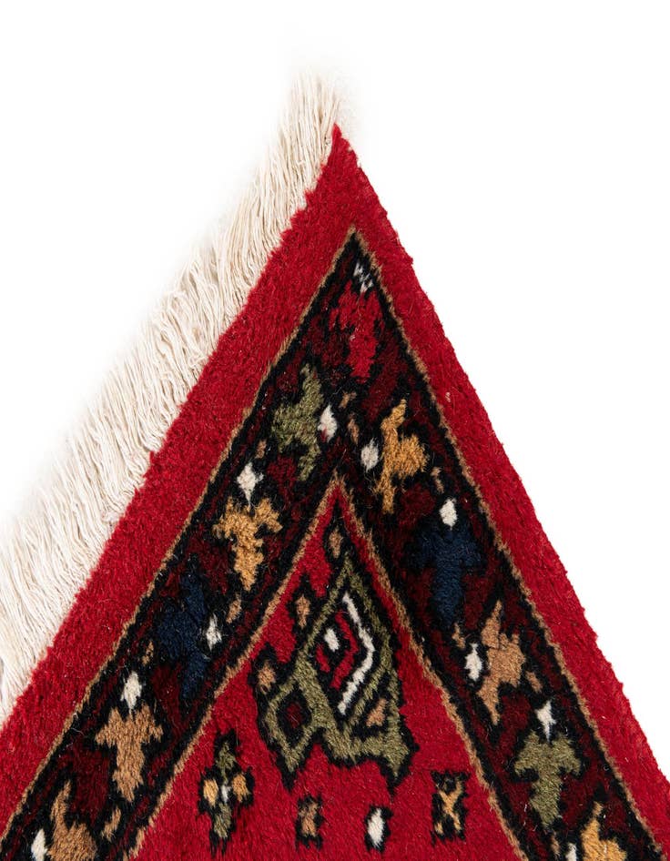 Detail image of  2' x 3'  Hand Knotted Heriz Wool Rug