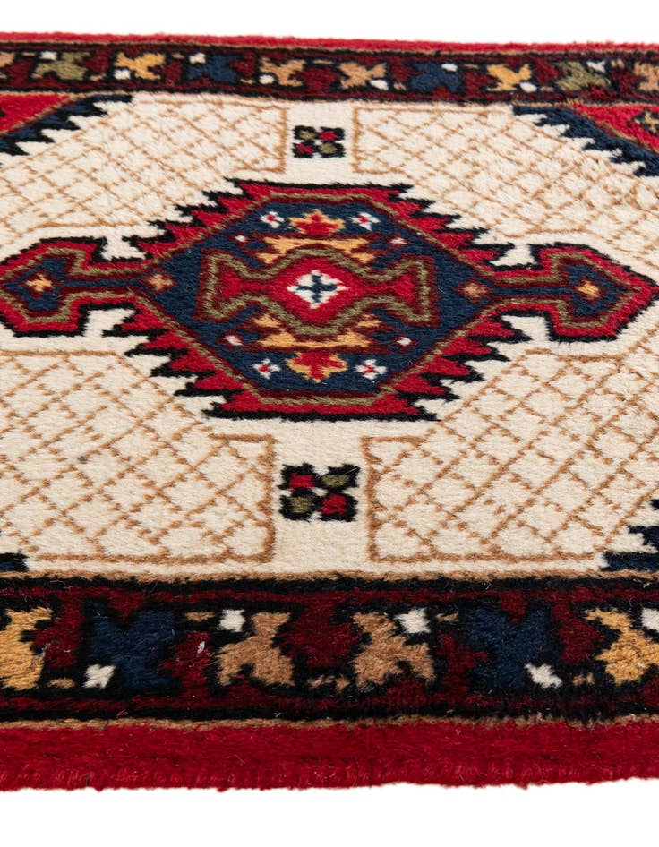 Detail image of  2' x 3'  Hand Knotted Heriz Wool Rug