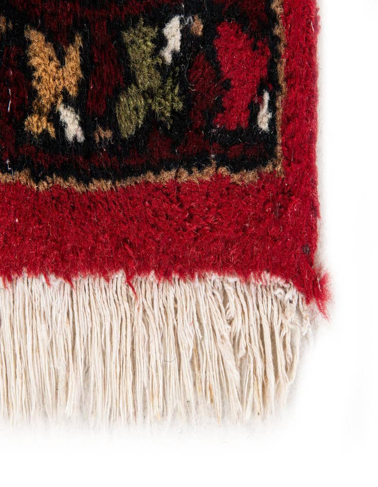 Detail image of  2' x 3'  Hand Knotted Heriz Wool Rug