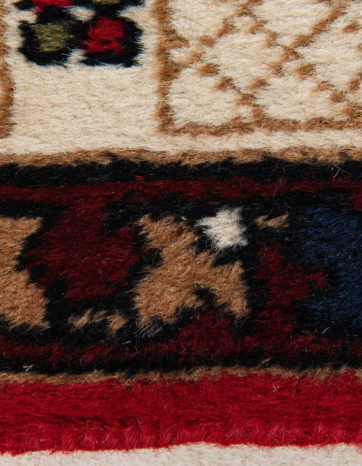 Detail image of  2' x 3'  Hand Knotted Heriz Wool Rug