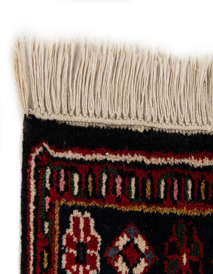 Detail image of  3' 1 x 5' 2  Hand Knotted Heriz Wool Rug