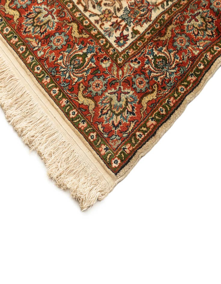 Detail image of  4' x 6' 1  Hand Knotted Isfahan Oriental Wool Rug