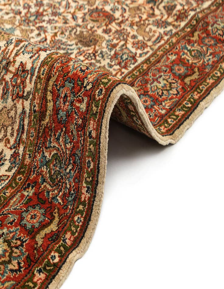 Detail image of  4' x 6' 1  Hand Knotted Isfahan Oriental Wool Rug