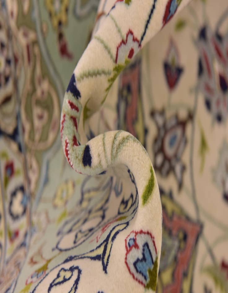 Detail image of  6' 5 x 9' 8  Hand Knotted Isfahan Persian Rug