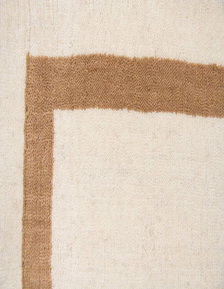 Detail image of  2' 1 x 3' 2  Hand Woven Jill Zarin English Manor Wool Rug