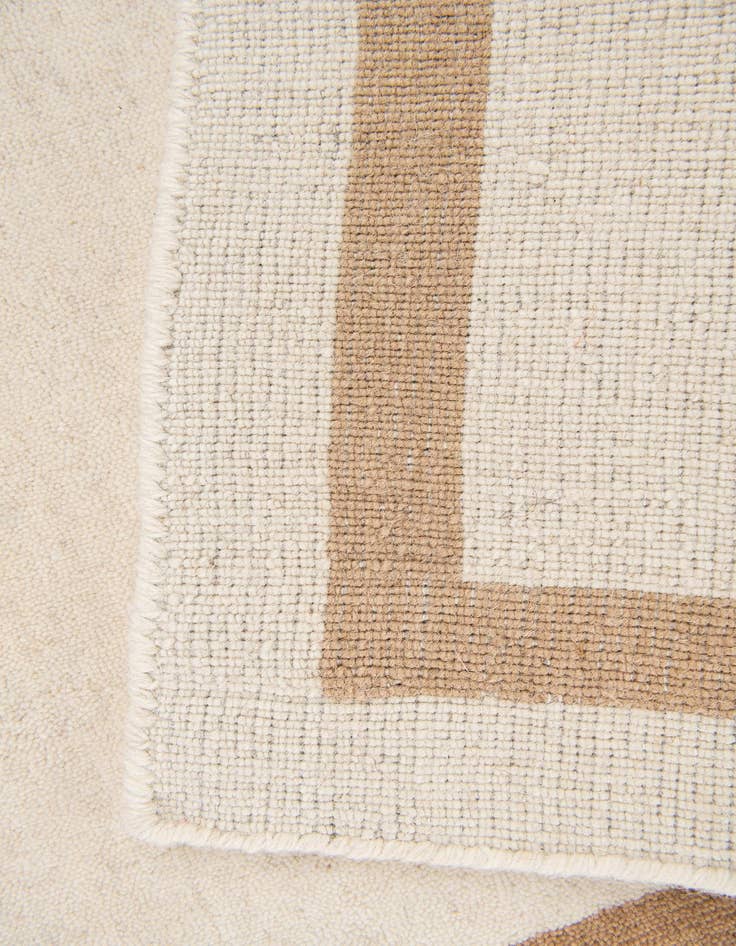 Detail image of  2' 1 x 3' 2  Hand Woven Jill Zarin English Manor Wool Rug