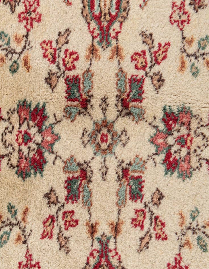 Detail image of  3' 3 x 4' 10  Hand Knotted Kashan Oriental Wool Rug