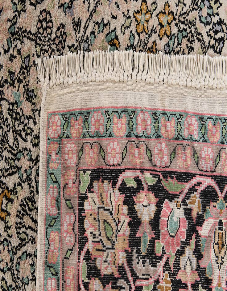 Detail image of 4' x 6' 1 Hand Knotted Kashmir Oriental Rug