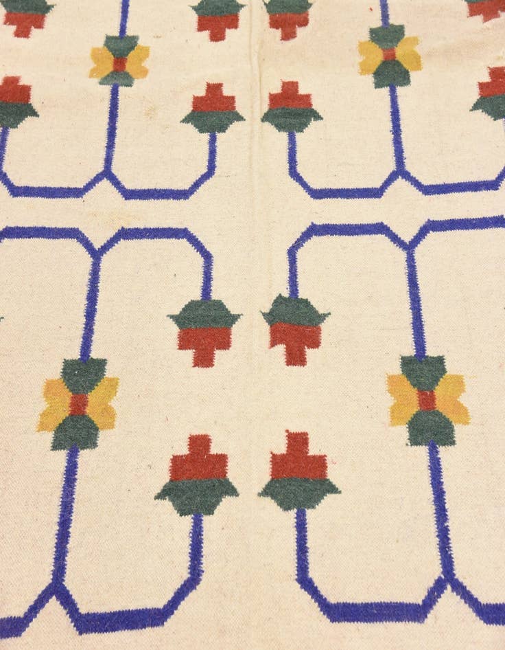 Detail image of  6' 6 x 8' 1  Hand Woven Kilim Dhurrie Wool Rug