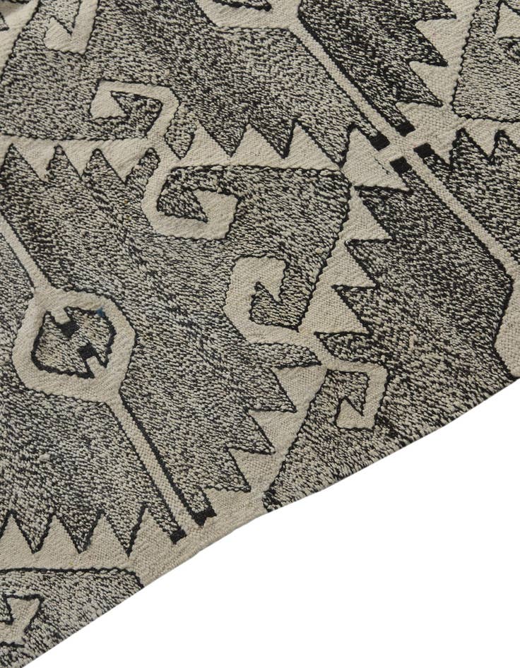 Detail image of  8' 3 x 9' 6  Hand Woven Kilim Fars Wool Rug