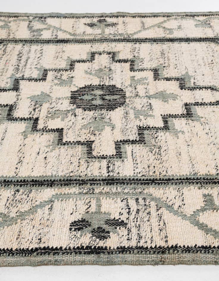 Detail image of  5' 2 x 8' 2  Hand Woven Kilim Jute Rug