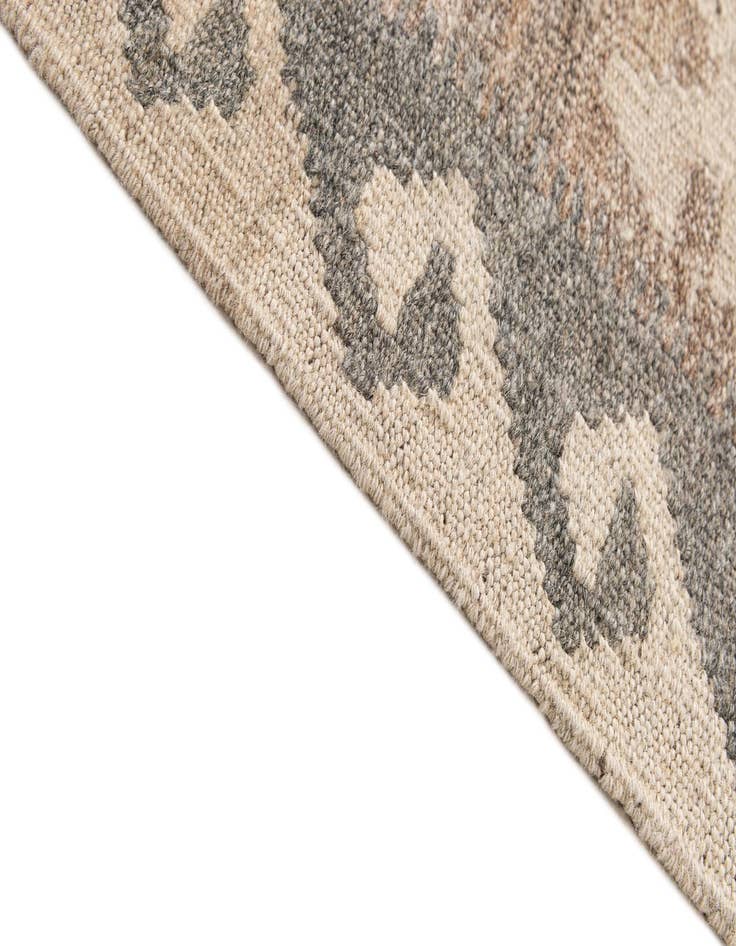 Detail image of  5' 7 x 7' 11  Hand Woven Kilim Maymana Wool Rug