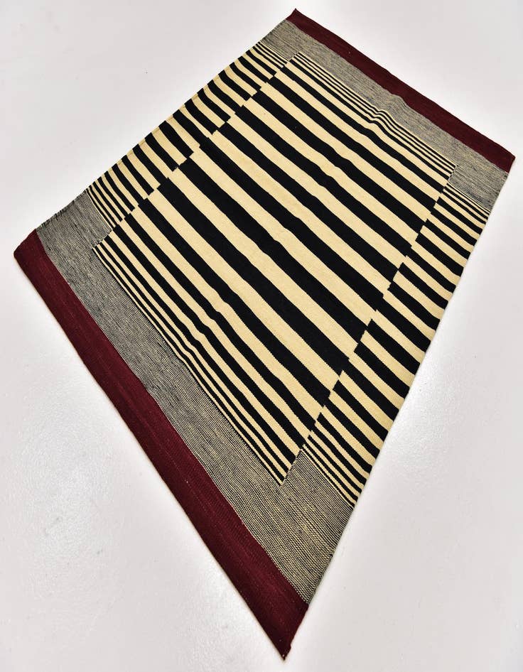 Detail image of  4' 2 x 5' 9  Hand Woven Kilim Modern Wool Rug