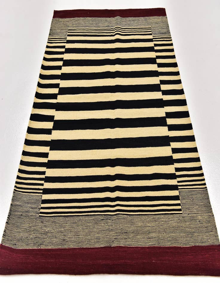 Detail image of  4' 2 x 5' 9  Hand Woven Kilim Modern Wool Rug