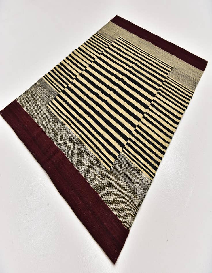 Detail image of  4' 3 x 5' 9  Hand Woven Kilim Modern Wool Rug