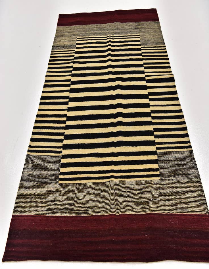 Detail image of  4' 2 x 5' 10  Hand Woven Kilim Modern Wool Rug