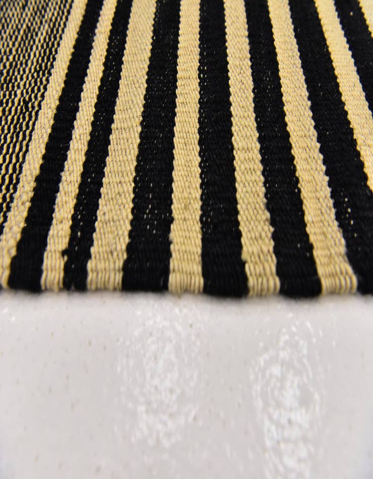 Detail image of  4' 2 x 5' 10  Hand Woven Kilim Modern Wool Rug