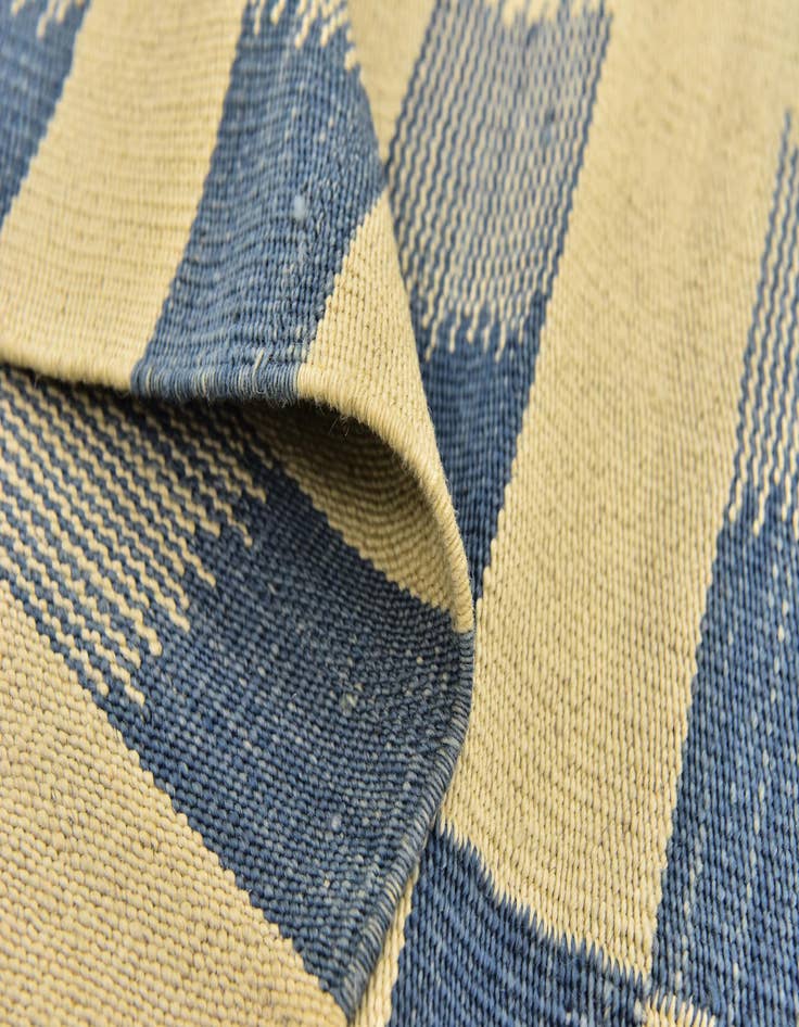 Detail image of  6' x 7' 9  Hand Woven Kilim Modern Wool Rug