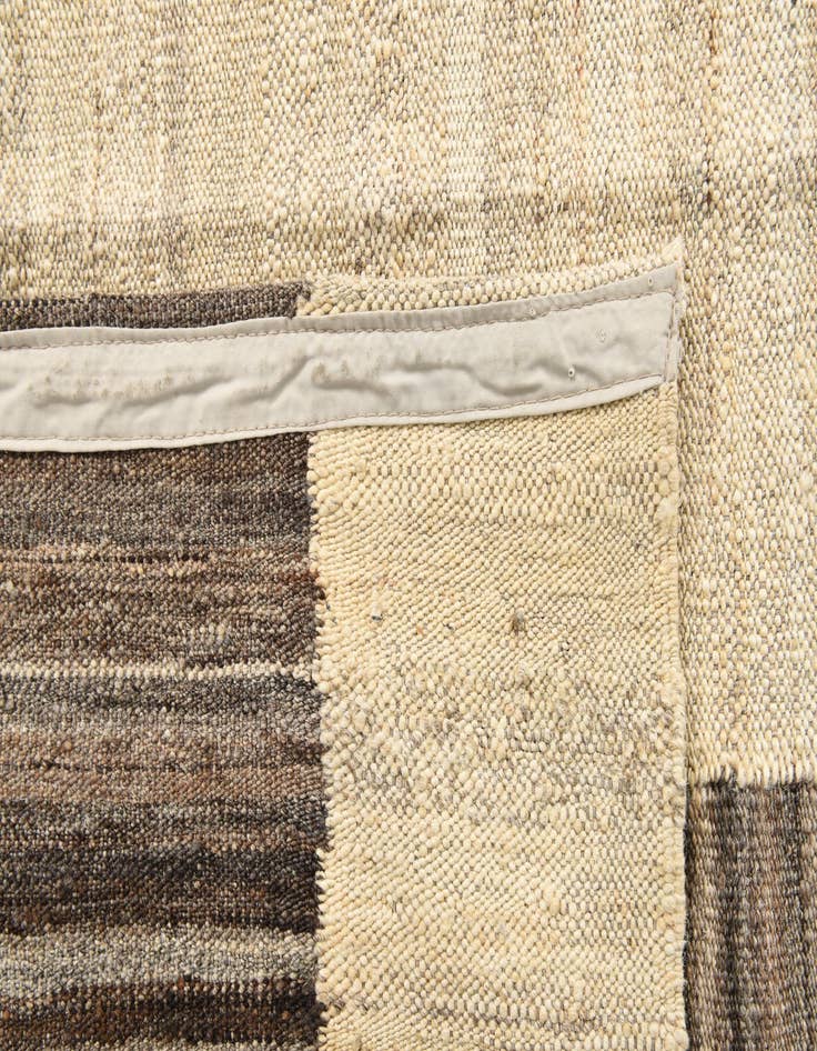Detail image of  4' 10 x 6' 1  Hand Woven Kilim Modern Wool Rug