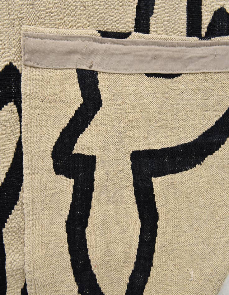 Detail image of  6' 5 x 7' 8  Hand Woven Kilim Modern Wool Rug