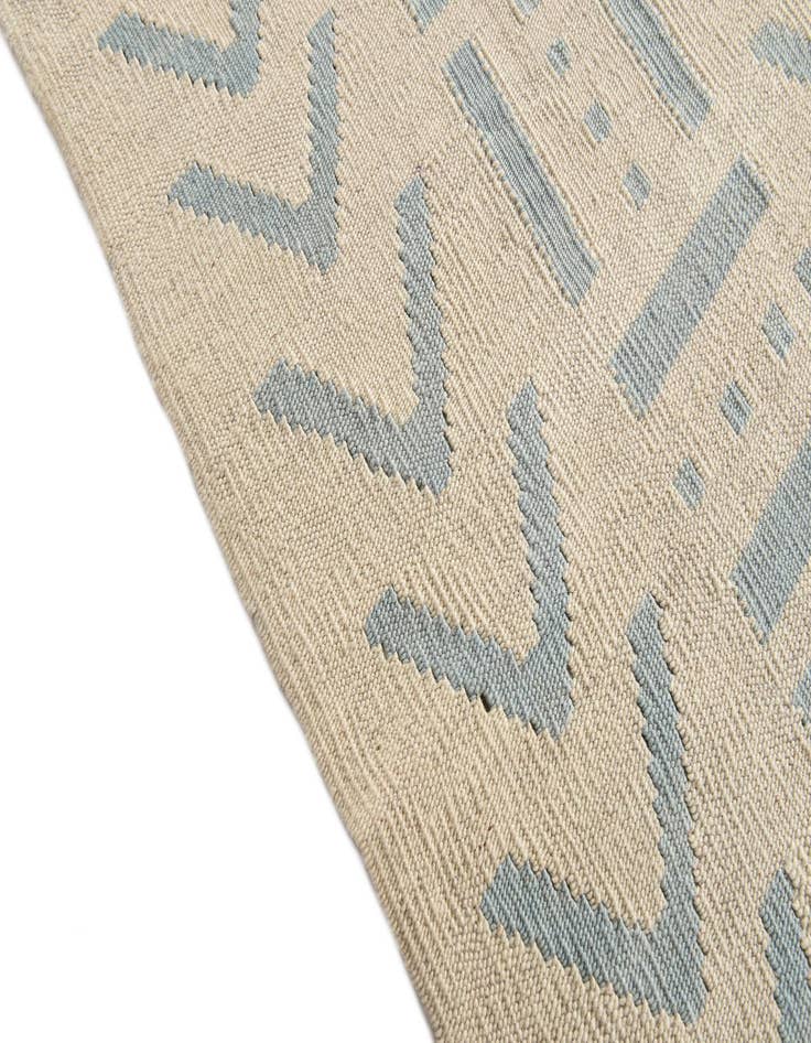 Detail image of  5' 3 x 6' 5  Hand Woven Kilim Modern Wool Rug