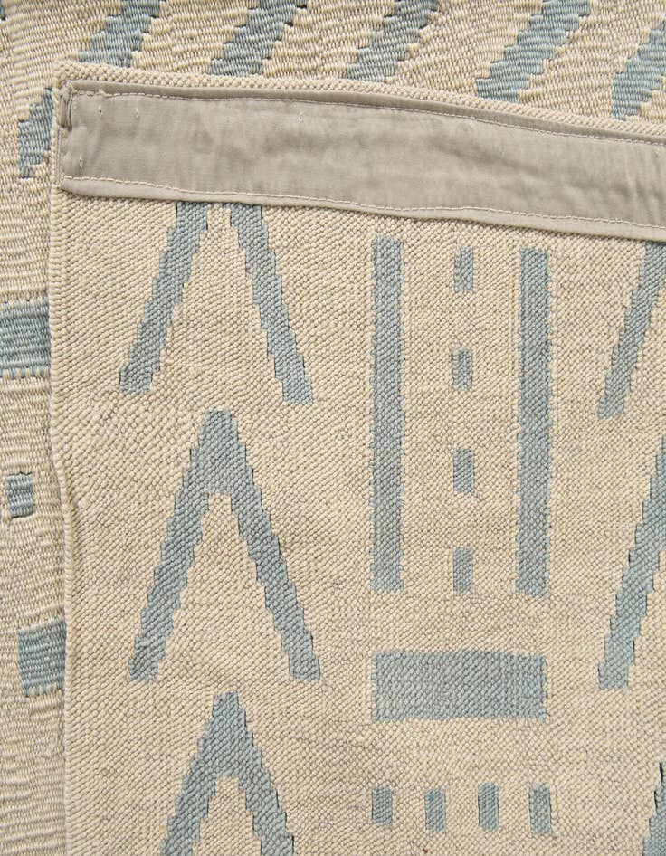 Detail image of  5' 3 x 6' 5  Hand Woven Kilim Modern Wool Rug