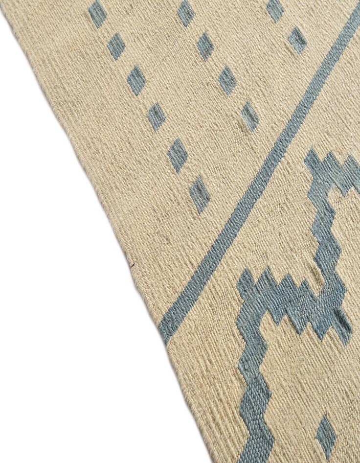 Detail image of  6' 8 x 9' 8  Hand Woven Kilim Modern Wool Rug