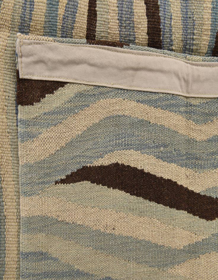 Detail image of  4' 8 x 5' 10  Hand Woven Kilim Modern Wool Rug