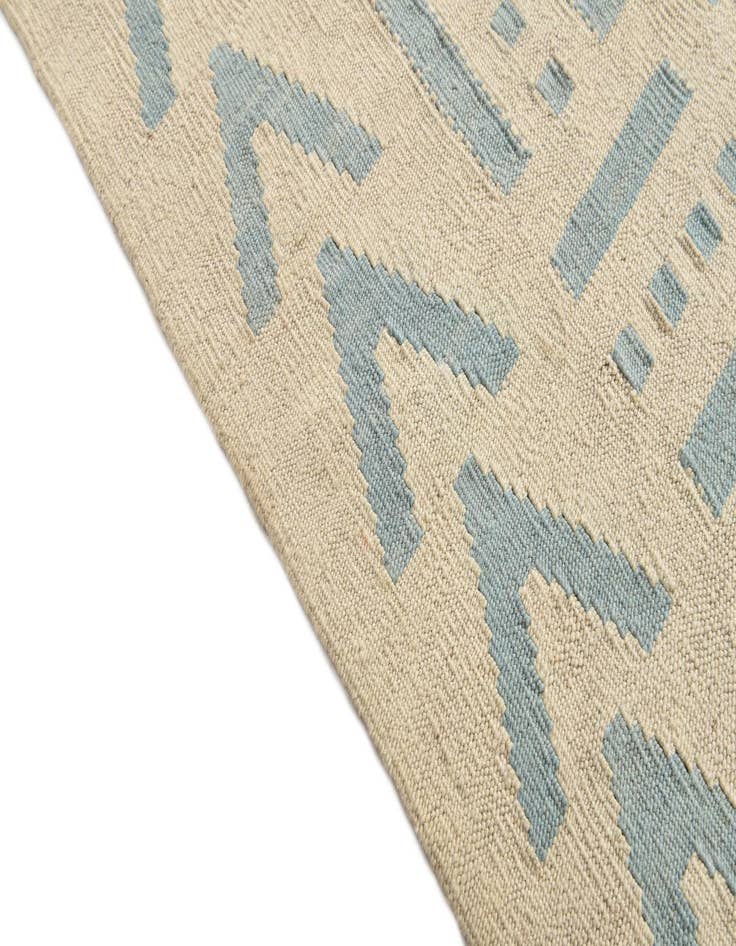 Detail image of  5' 3 x 6' 8  Hand Woven Kilim Modern Wool Rug