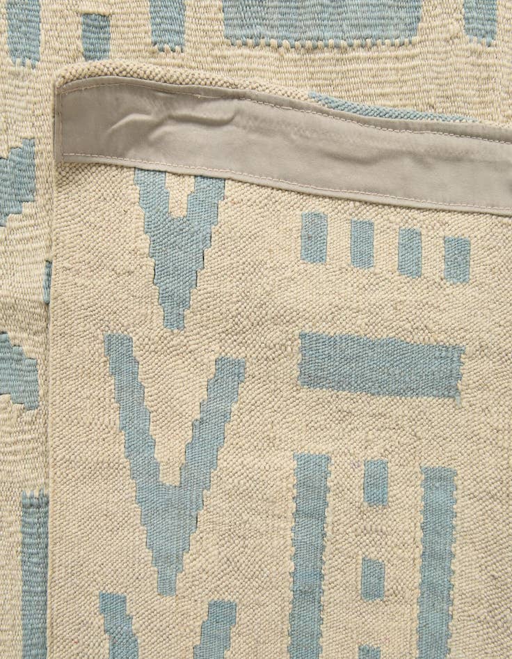 Detail image of  5' 3 x 6' 8  Hand Woven Kilim Modern Wool Rug
