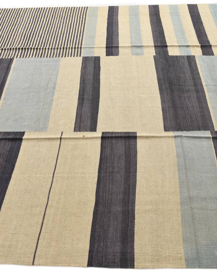 Detail image of  6' 9 x 9' 3  Hand Woven Kilim Modern Wool Rug